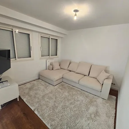 Grand Apartment *